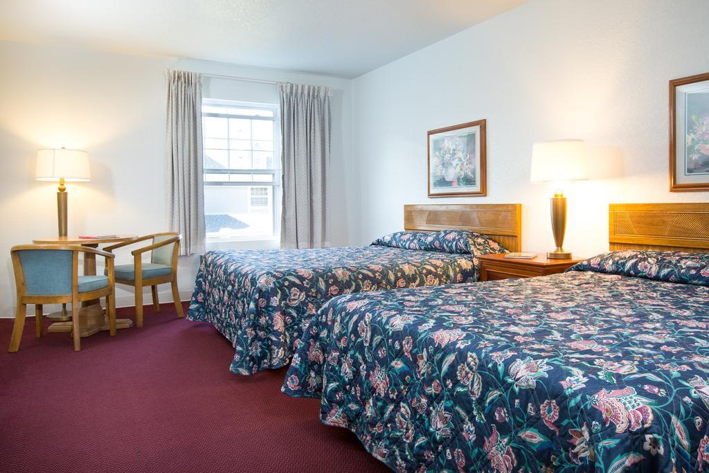 Clearwater Lakeshore Motel Mackinaw City Szoba fotó